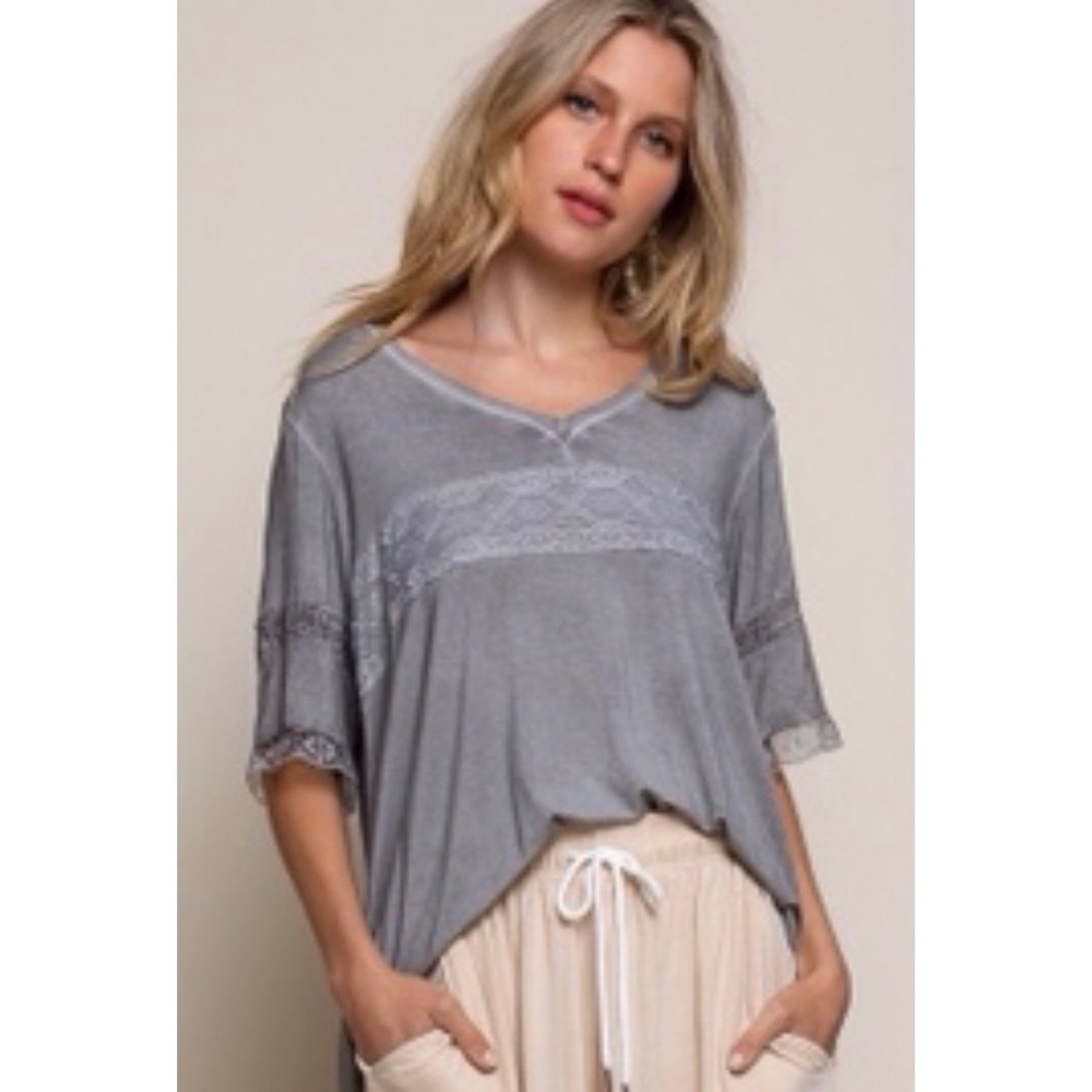 POL Mystic Grey V Neck Lace Trimmed Rayon Jersey Tee - Picture 2 of 7